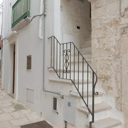 Casetta Piazza Emanuele Cisternino